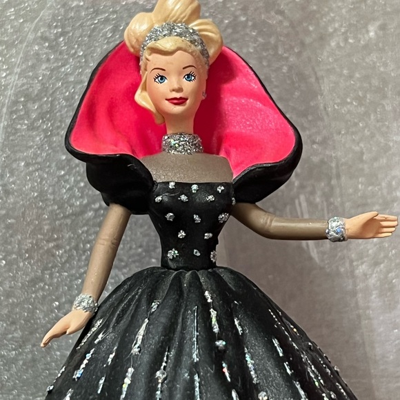 Vintage barbie ornament - Picture 9 of 9